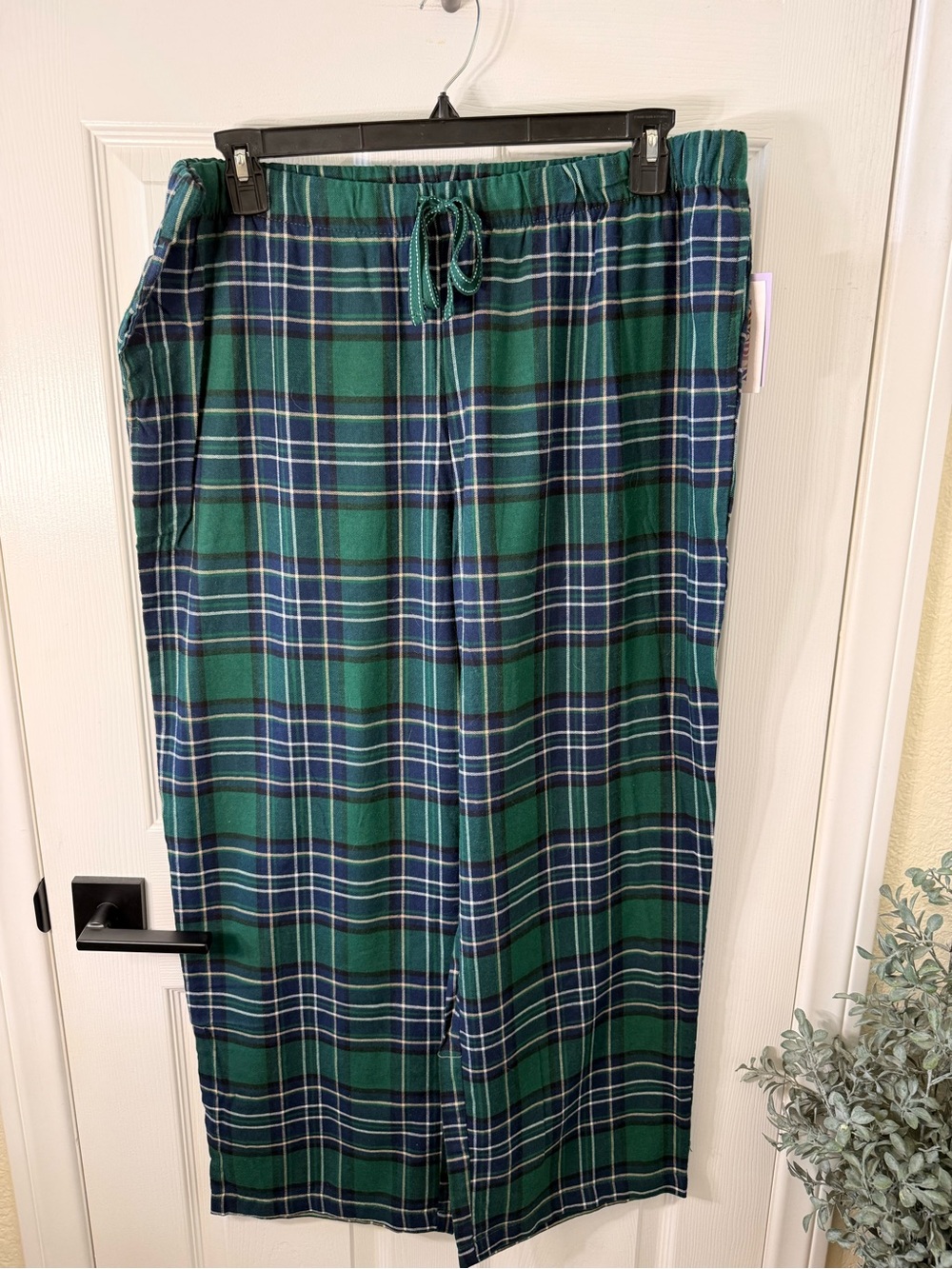 Women's Green & Navy Plaid Pajama Pants - Classic Comfort NWT